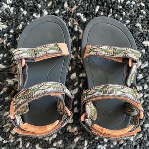 Teva size 7 toddler sandal